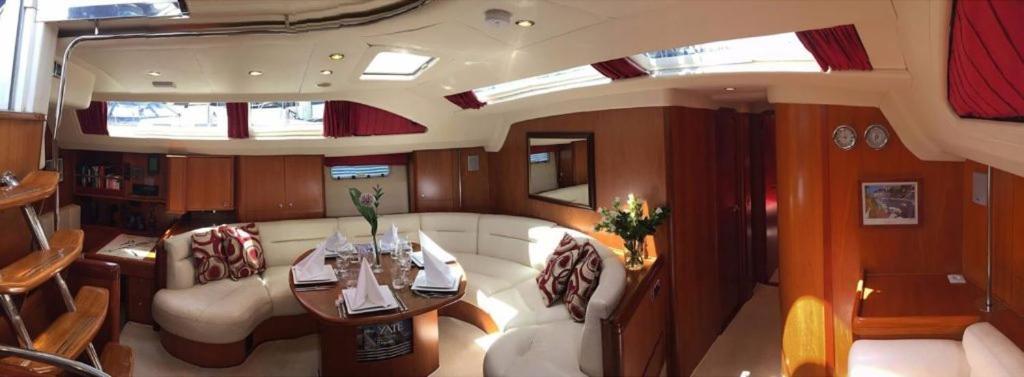 Barco De Lujo En Bådhotel Palma de Mallorca