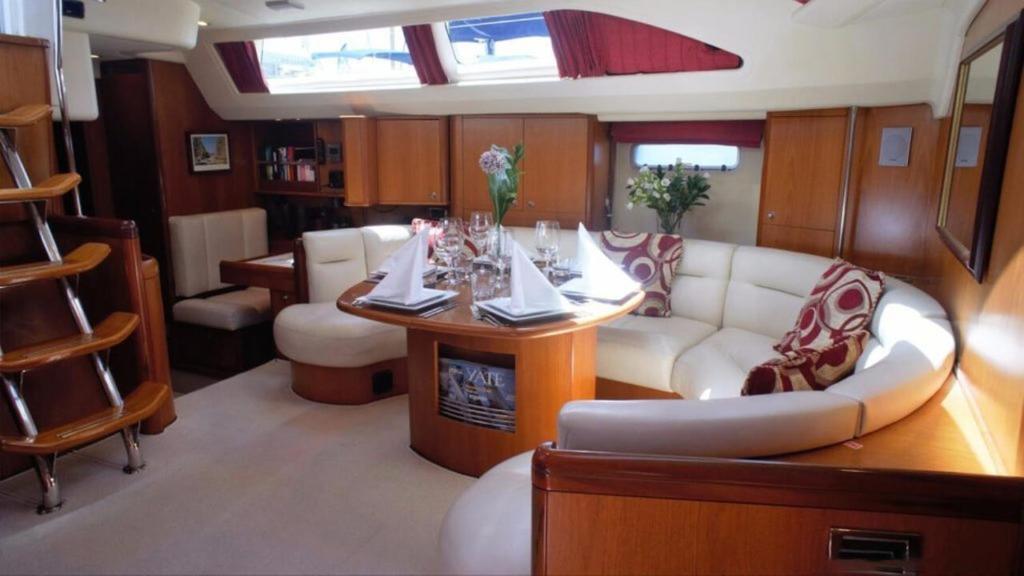 Barco De Lujo En Bådhotel *